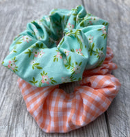 Peach floral on green - Scrunchie - hair tie - scrunchies